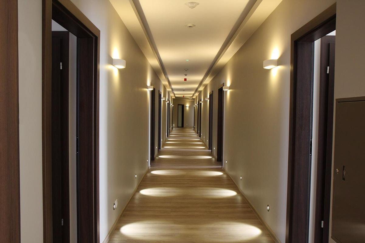 Malinowy Dwor Wieluń Exterior foto